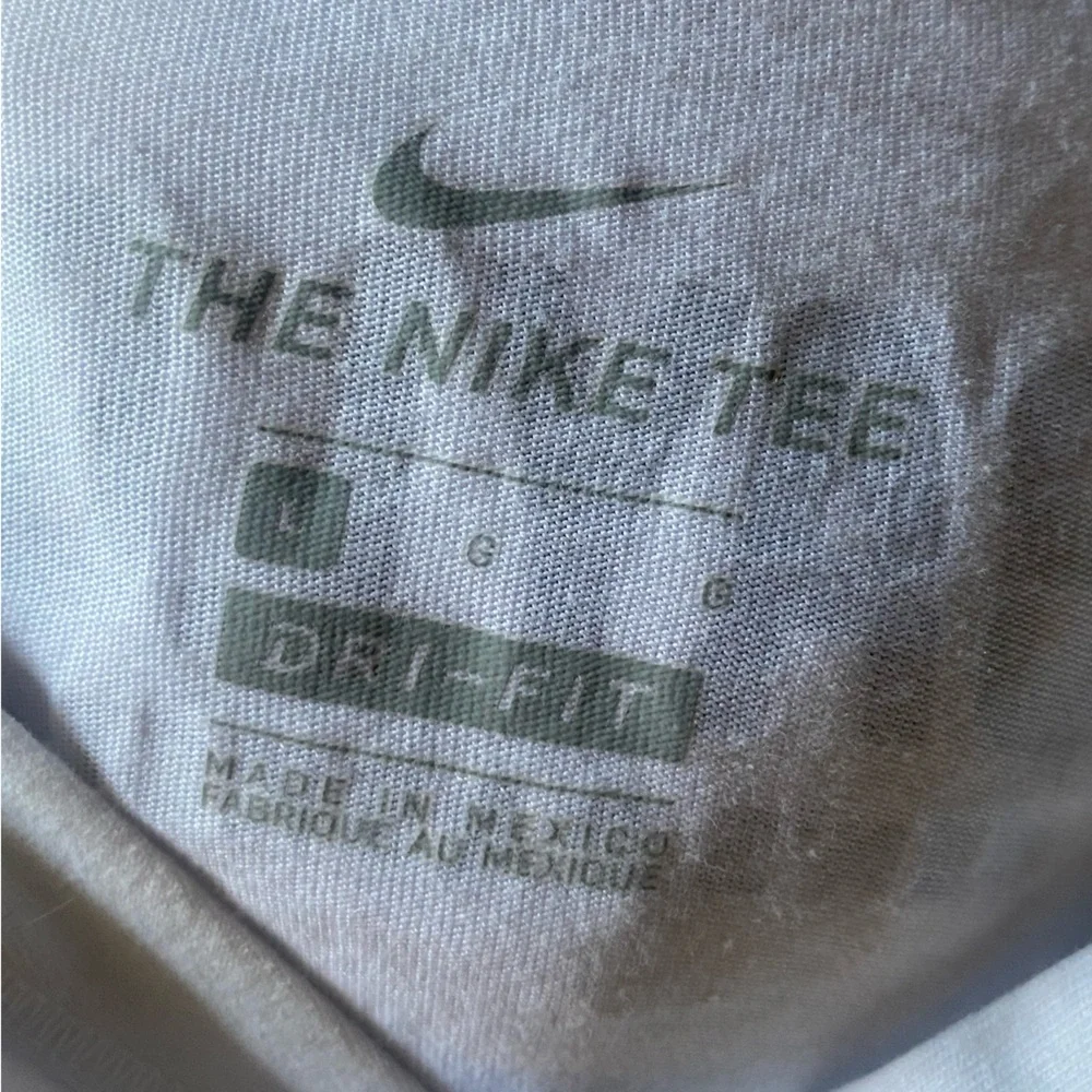 Baylor University Men’s Nike White Long Sleeve T-shirt - Picture 5 of 6